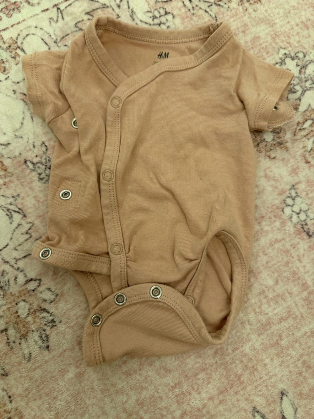 H&M Tan/Cream Short Sleeve Snap Front Baby Bodysuit